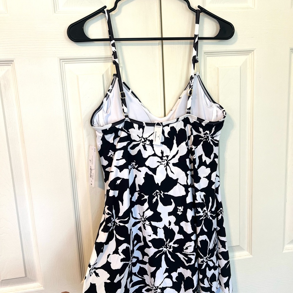 ✅Liz Claiborne Black and White Floral swim dres—-size :10( - Picture 9 of 12